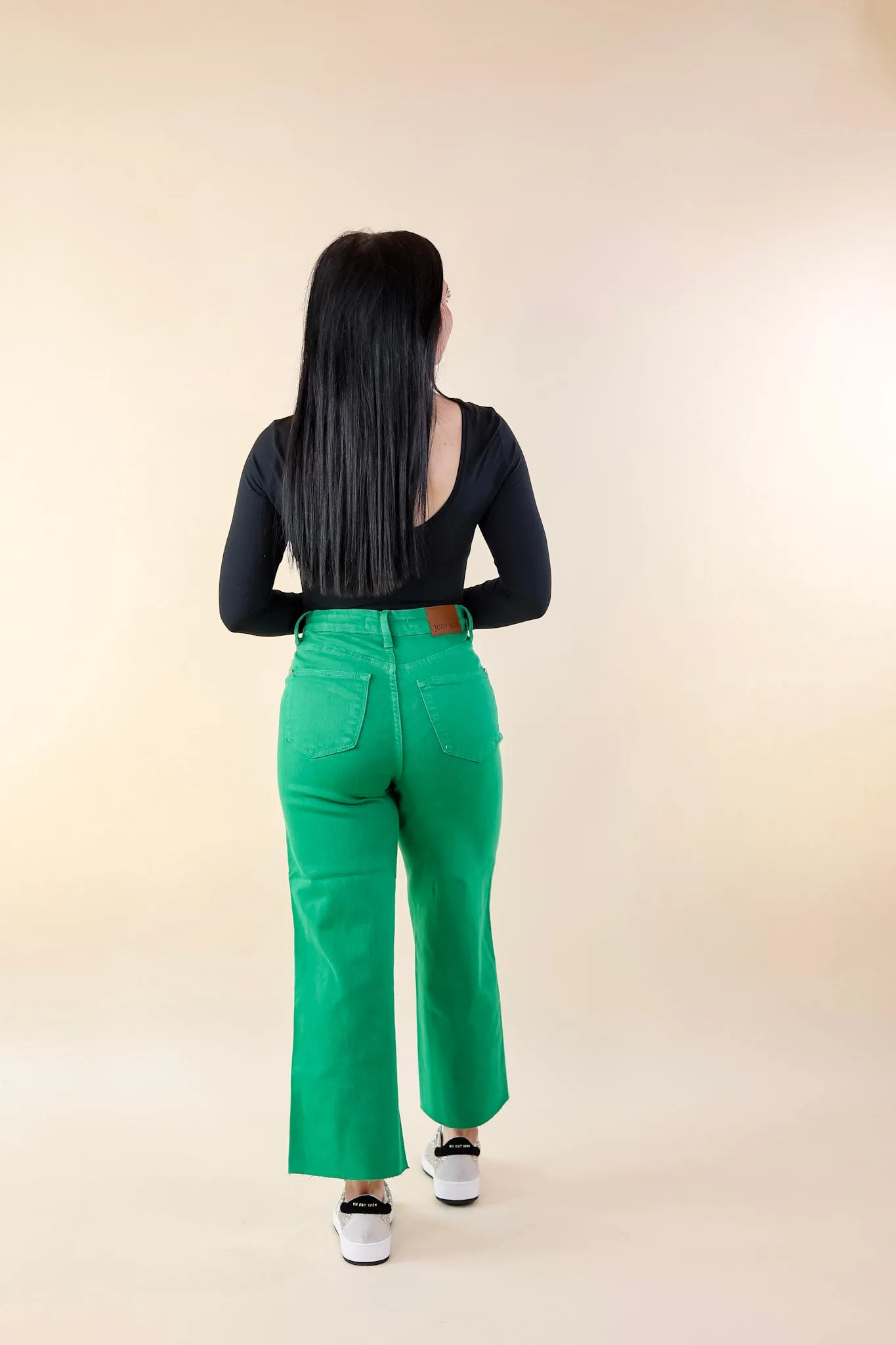 Judy Blue | Sign Me Up Tummy Control Cropped Wide Leg Jeans in Kelly Green