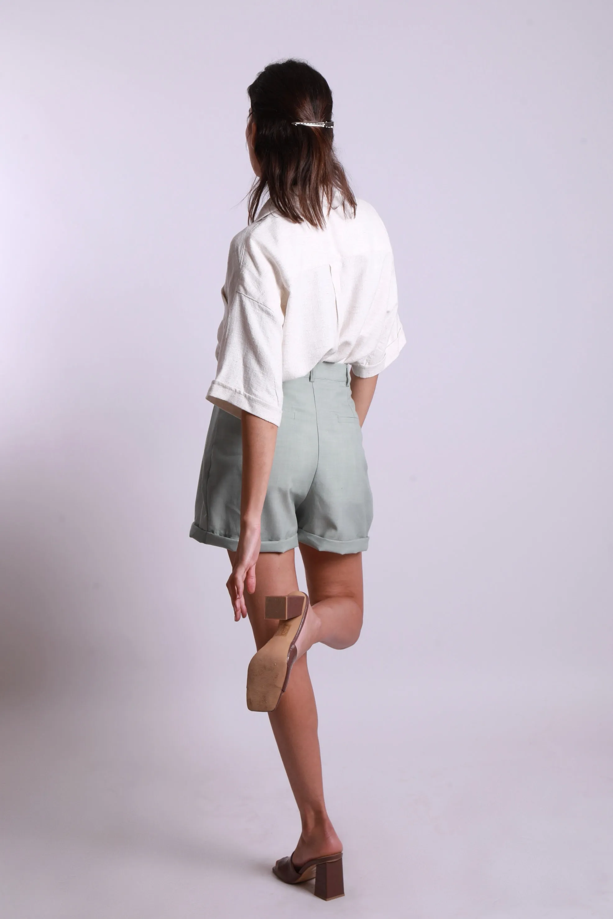 MAISON BEIGE SHORT AJUSTABLE "VERT"