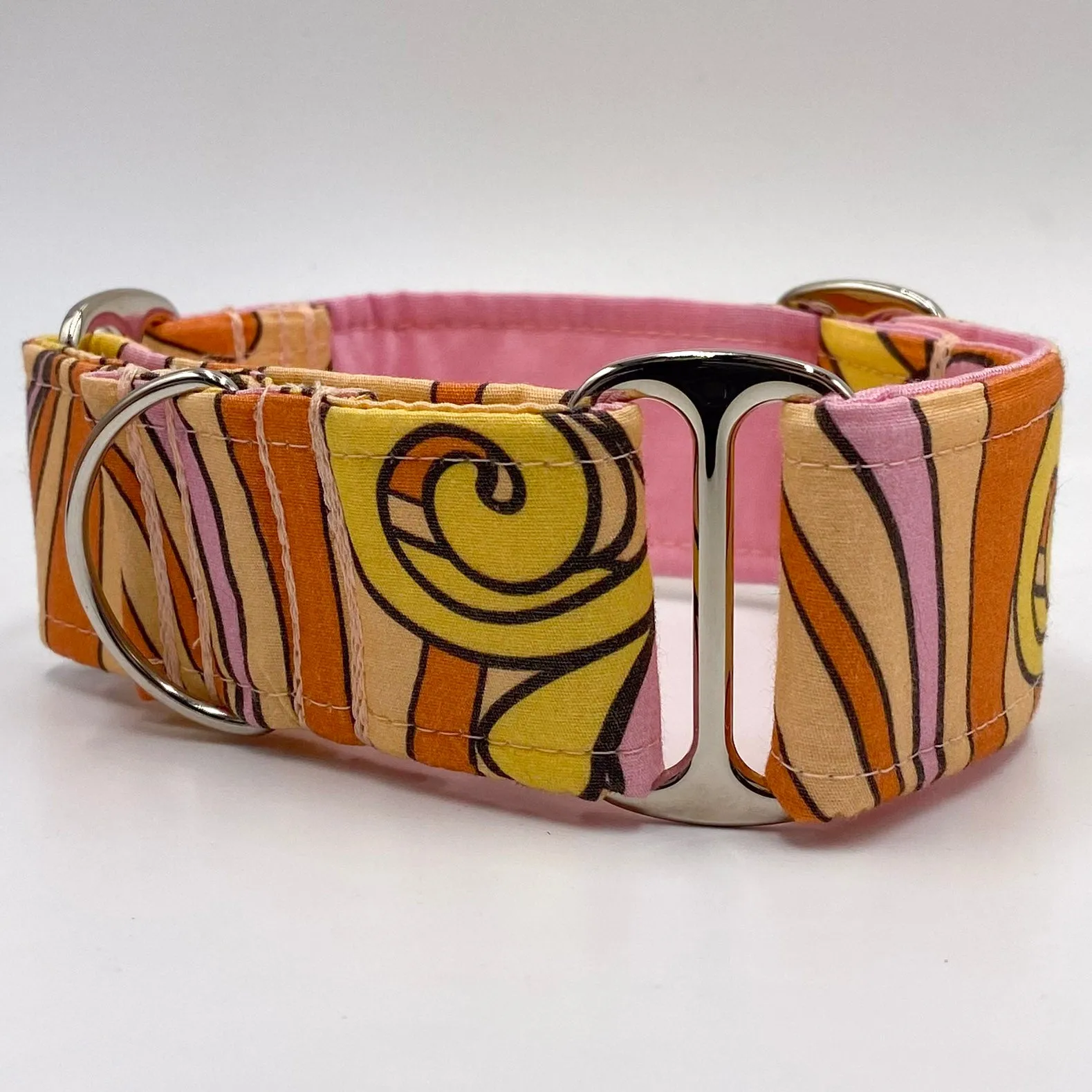 Martingale Collar - Retro Radiance