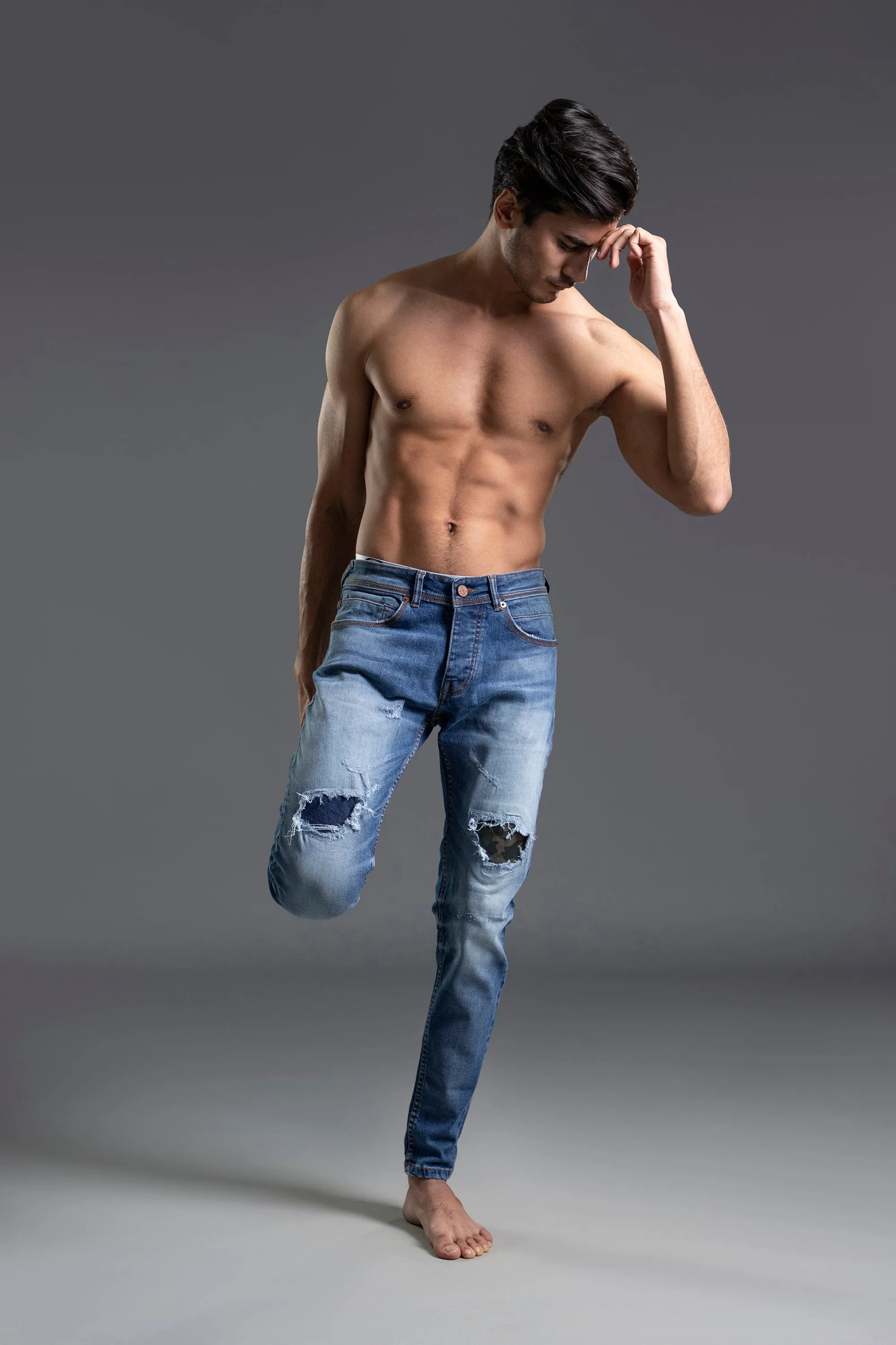 Ripped Mid Rise Skinny Denim Jeans (Light blue)